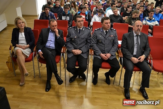 Zdjęcie w galerii na portalu naszraciborz.pl: Twoje bezpieczeństwo - nasza sprawa. Jak bezpiecznie pracować w Holandii? wiadomości z regionu