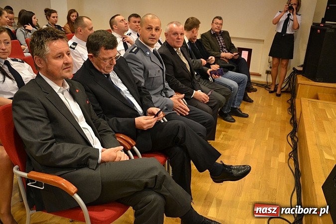 Zdjęcie w galerii na portalu naszraciborz.pl: Twoje bezpieczeństwo - nasza sprawa. Jak bezpiecznie pracować w Holandii? wiadomości z regionu