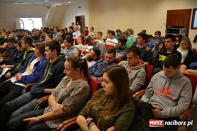 Zdjęcie w galerii na portalu naszraciborz.pl: Twoje bezpieczeństwo - nasza sprawa. Jak bezpiecznie pracować w Holandii? wiadomości z regionu