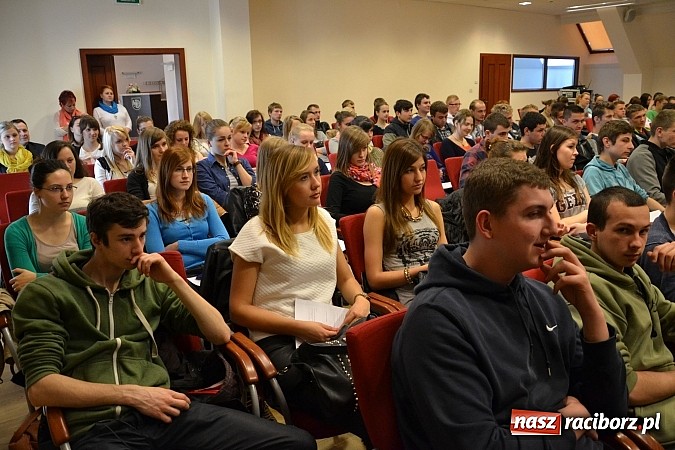 Zdjęcie w galerii na portalu naszraciborz.pl: Twoje bezpieczeństwo - nasza sprawa. Jak bezpiecznie pracować w Holandii? wiadomości z regionu