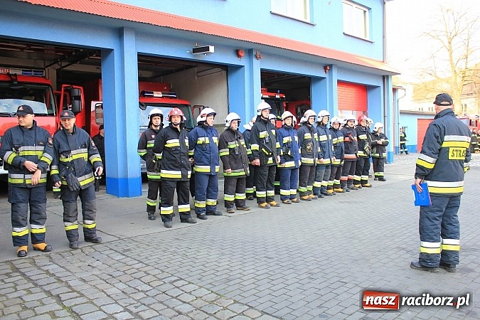 Zdjęcie w galerii na portalu naszraciborz.pl: Alarm w Rafako! Doroczne wielkie ćwiczenia strażaków, tym razem na wydziale W4 wiadomości z regionu