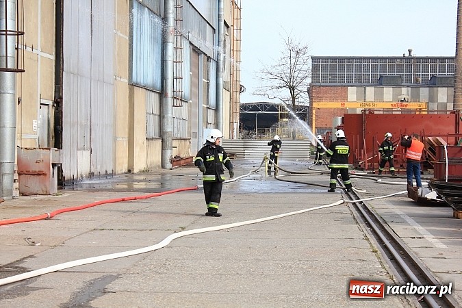 Zdjęcie w galerii na portalu naszraciborz.pl: Alarm w Rafako! Doroczne wielkie ćwiczenia strażaków, tym razem na wydziale W4 wiadomości z regionu