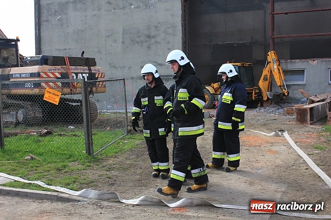 Zdjęcie w galerii na portalu naszraciborz.pl: Alarm w Rafako! Doroczne wielkie ćwiczenia strażaków, tym razem na wydziale W4 wiadomości z regionu