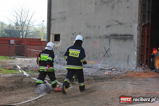 Zdjęcie w galerii na portalu naszraciborz.pl: Alarm w Rafako! Doroczne wielkie ćwiczenia strażaków, tym razem na wydziale W4 wiadomości z regionu