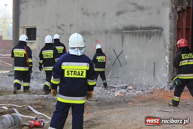Zdjęcie w galerii na portalu naszraciborz.pl: Alarm w Rafako! Doroczne wielkie ćwiczenia strażaków, tym razem na wydziale W4 wiadomości z regionu
