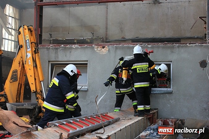 Zdjęcie w galerii na portalu naszraciborz.pl: Alarm w Rafako! Doroczne wielkie ćwiczenia strażaków, tym razem na wydziale W4 wiadomości z regionu