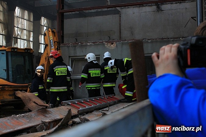 Zdjęcie w galerii na portalu naszraciborz.pl: Alarm w Rafako! Doroczne wielkie ćwiczenia strażaków, tym razem na wydziale W4 wiadomości z regionu