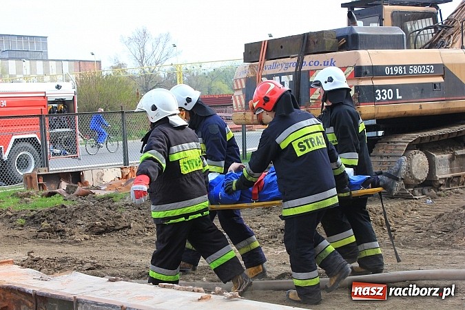 Zdjęcie w galerii na portalu naszraciborz.pl: Alarm w Rafako! Doroczne wielkie ćwiczenia strażaków, tym razem na wydziale W4 wiadomości z regionu