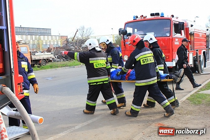 Zdjęcie w galerii na portalu naszraciborz.pl: Alarm w Rafako! Doroczne wielkie ćwiczenia strażaków, tym razem na wydziale W4 wiadomości z regionu