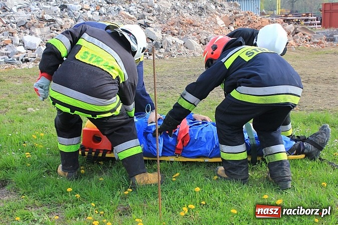 Zdjęcie w galerii na portalu naszraciborz.pl: Alarm w Rafako! Doroczne wielkie ćwiczenia strażaków, tym razem na wydziale W4 wiadomości z regionu