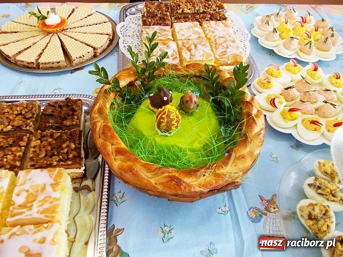 Zdjęcie w galerii na portalu naszraciborz.pl: Wielkanocne przysmaki na stołach w Rudzie Kozielskiej wiadomości z regionu