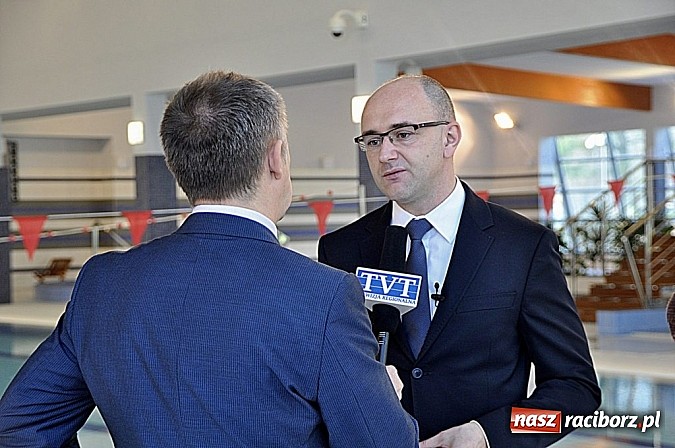 Zdjęcie w galerii na portalu naszraciborz.pl: Wiceminister pochwalił raciborski H2Ostróg  wiadomości z regionu