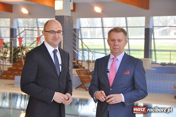 Zdjęcie w galerii na portalu naszraciborz.pl: Wiceminister pochwalił raciborski H2Ostróg  wiadomości z regionu