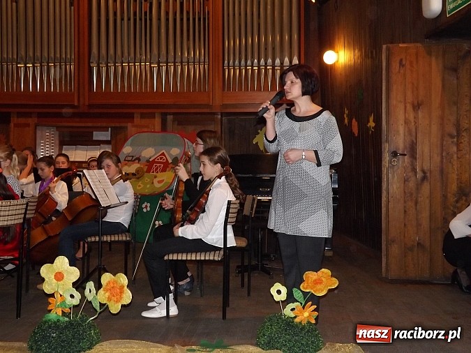 Zdjęcie w galerii na portalu naszraciborz.pl: Czerwony Kapturek instrumentalnie, czyli dni otwarte Szkoły Muzycznej wiadomości z regionu