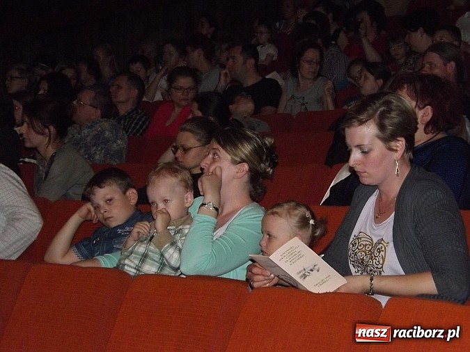 Zdjęcie w galerii na portalu naszraciborz.pl: Czerwony Kapturek instrumentalnie, czyli dni otwarte Szkoły Muzycznej wiadomości z regionu