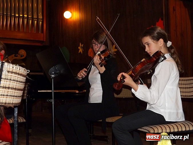 Zdjęcie w galerii na portalu naszraciborz.pl: Czerwony Kapturek instrumentalnie, czyli dni otwarte Szkoły Muzycznej wiadomości z regionu