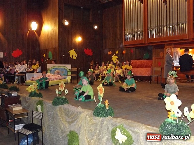 Zdjęcie w galerii na portalu naszraciborz.pl: Czerwony Kapturek instrumentalnie, czyli dni otwarte Szkoły Muzycznej wiadomości z regionu