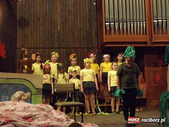 Zdjęcie w galerii na portalu naszraciborz.pl: Czerwony Kapturek instrumentalnie, czyli dni otwarte Szkoły Muzycznej wiadomości z regionu