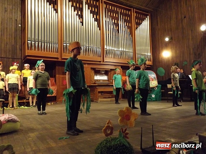 Zdjęcie w galerii na portalu naszraciborz.pl: Czerwony Kapturek instrumentalnie, czyli dni otwarte Szkoły Muzycznej wiadomości z regionu