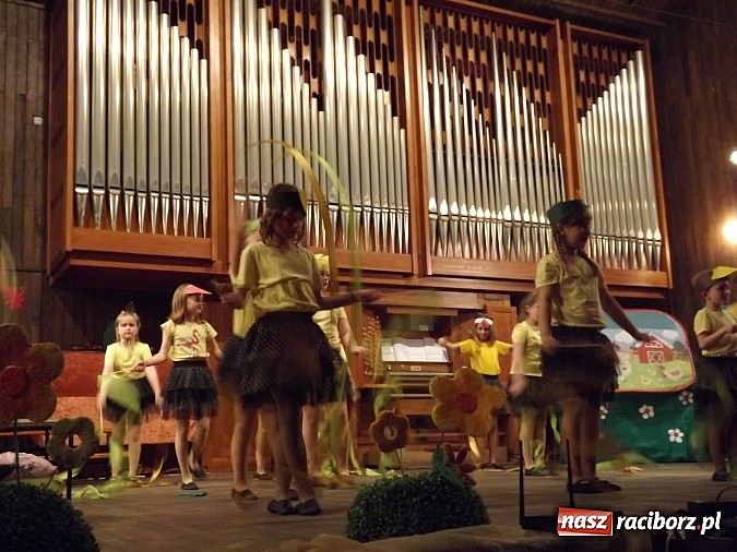 Zdjęcie w galerii na portalu naszraciborz.pl: Czerwony Kapturek instrumentalnie, czyli dni otwarte Szkoły Muzycznej wiadomości z regionu