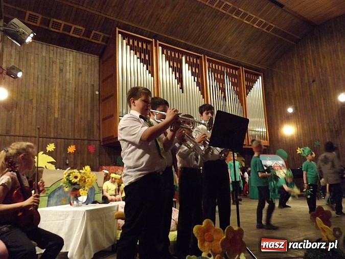 Zdjęcie w galerii na portalu naszraciborz.pl: Czerwony Kapturek instrumentalnie, czyli dni otwarte Szkoły Muzycznej wiadomości z regionu