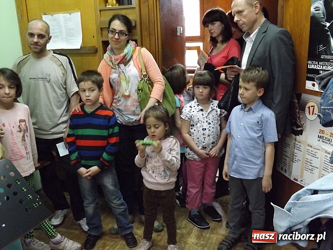 Zdjęcie w galerii na portalu naszraciborz.pl: Czerwony Kapturek instrumentalnie, czyli dni otwarte Szkoły Muzycznej wiadomości z regionu