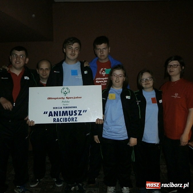 Zdjęcie w galerii na portalu naszraciborz.pl: Raciborscy uczniowie na turnieju bowlingowym w Katowicach wiadomości z regionu