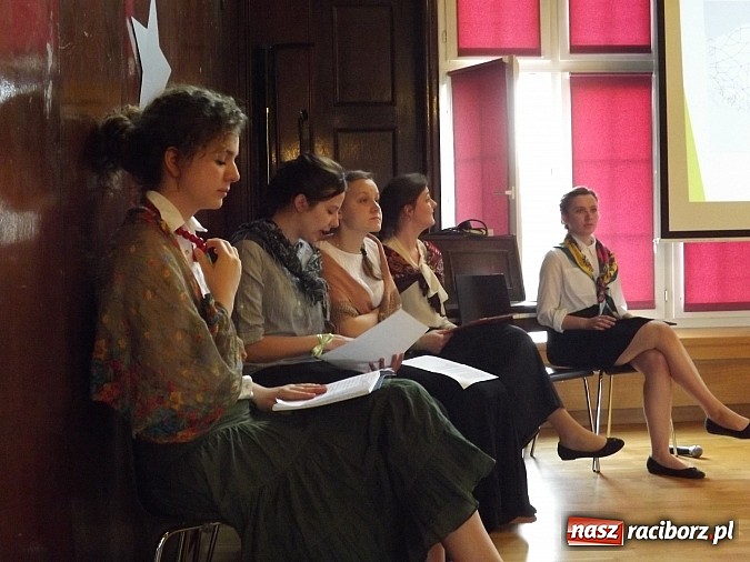 Zdjęcie w galerii na portalu naszraciborz.pl: Gimnazjaliści znają angielski na wysokim poziomie wiadomości z regionu