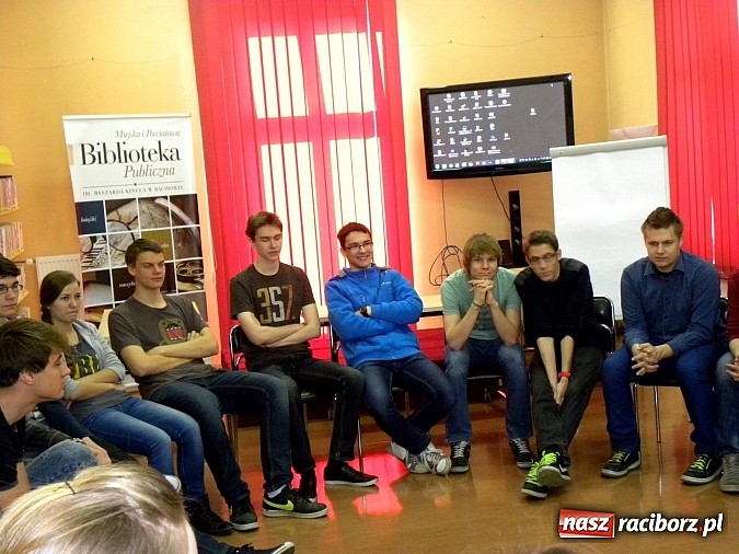 Zdjęcie w galerii na portalu naszraciborz.pl: Facebook powinien być dozwolony od 18 lat  wiadomości z regionu