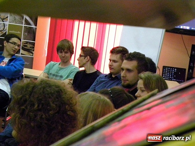 Zdjęcie w galerii na portalu naszraciborz.pl: Facebook powinien być dozwolony od 18 lat  wiadomości z regionu