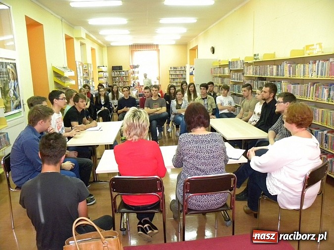 Zdjęcie w galerii na portalu naszraciborz.pl: Facebook powinien być dozwolony od 18 lat  wiadomości z regionu