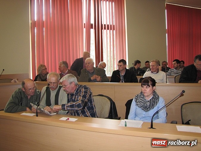 Zdjęcie w galerii na portalu naszraciborz.pl: Nie macie aktualnych map! Burzliwa dyskusja w sprawie drogi Racibórz-Pszczyna  wiadomości z regionu