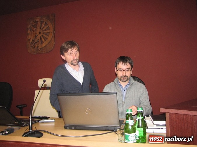 Zdjęcie w galerii na portalu naszraciborz.pl: Nie macie aktualnych map! Burzliwa dyskusja w sprawie drogi Racibórz-Pszczyna  wiadomości z regionu