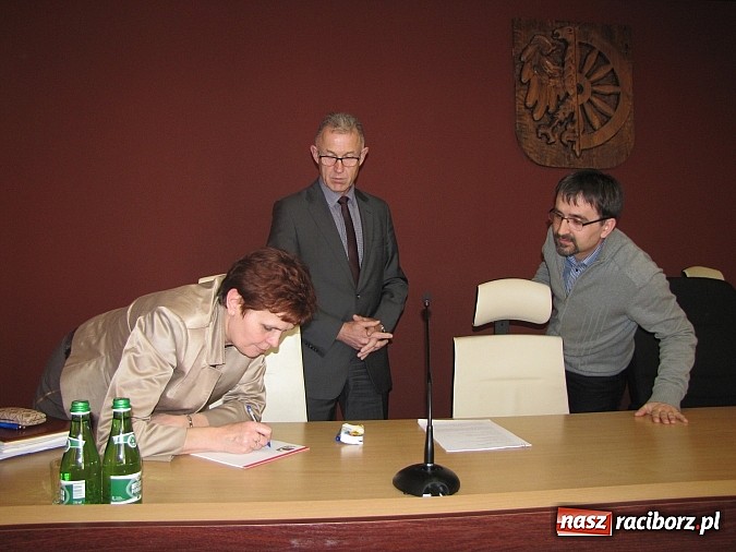 Zdjęcie w galerii na portalu naszraciborz.pl: Nie macie aktualnych map! Burzliwa dyskusja w sprawie drogi Racibórz-Pszczyna  wiadomości z regionu