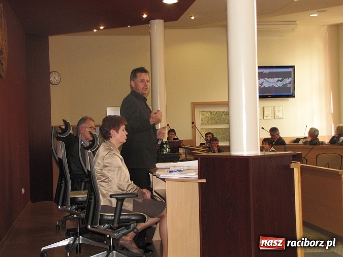 Zdjęcie w galerii na portalu naszraciborz.pl: Nie macie aktualnych map! Burzliwa dyskusja w sprawie drogi Racibórz-Pszczyna  wiadomości z regionu