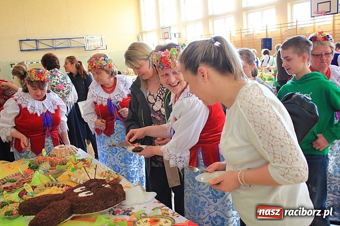 Zdjęcie w galerii na portalu naszraciborz.pl: Wielkanocne specjały na stołach w Kornowacu wiadomości z regionu
