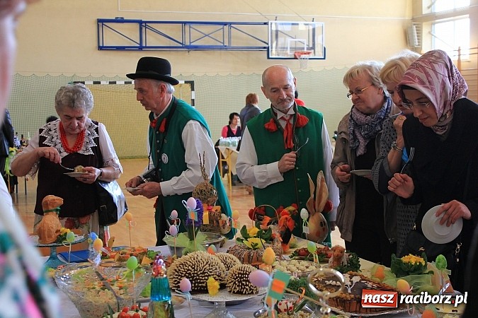 Zdjęcie w galerii na portalu naszraciborz.pl: Wielkanocne specjały na stołach w Kornowacu wiadomości z regionu