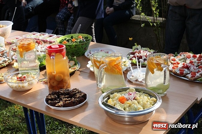 Zdjęcie w galerii na portalu naszraciborz.pl: Dzień Ziemi w ZSOMS, czyli ekośniadanie na wesoło wiadomości z regionu