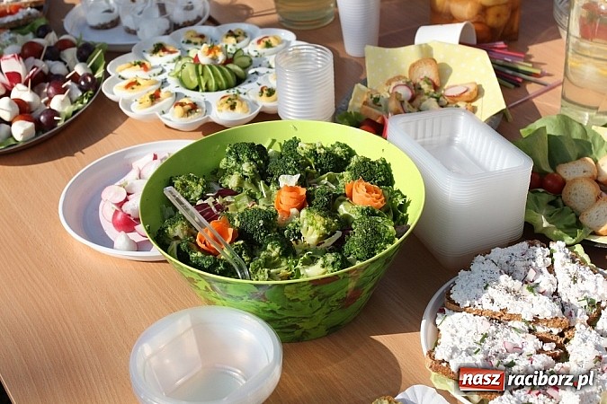 Zdjęcie w galerii na portalu naszraciborz.pl: Dzień Ziemi w ZSOMS, czyli ekośniadanie na wesoło wiadomości z regionu