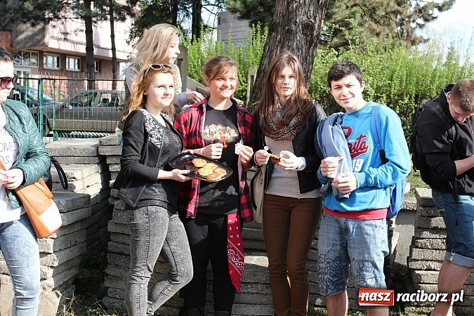 Zdjęcie w galerii na portalu naszraciborz.pl: Dzień Ziemi w ZSOMS, czyli ekośniadanie na wesoło wiadomości z regionu
