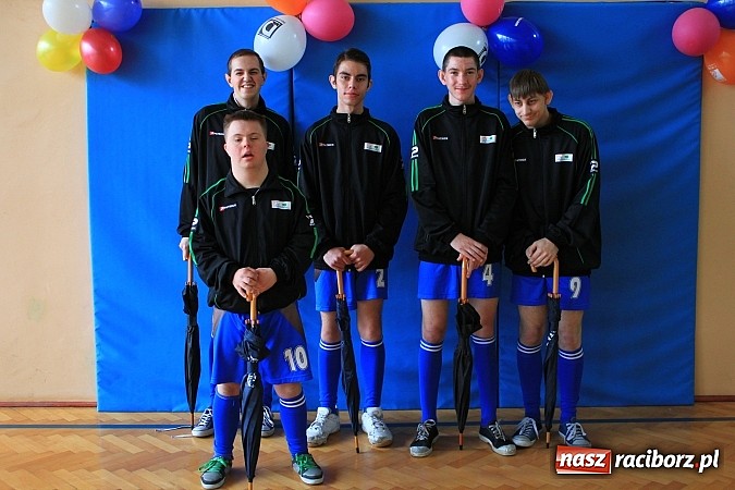 Zdjęcie w galerii na portalu naszraciborz.pl: Boisko przy ZSS oficjalnie otwarte! wiadomości z regionu