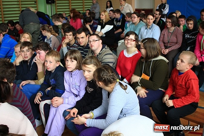 Zdjęcie w galerii na portalu naszraciborz.pl: Boisko przy ZSS oficjalnie otwarte! wiadomości z regionu