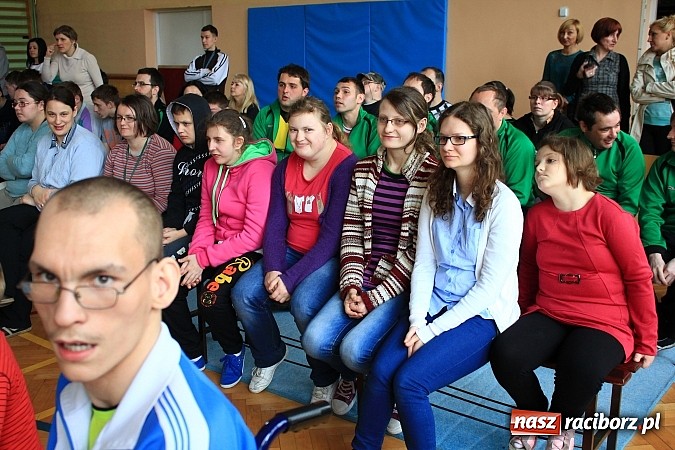 Zdjęcie w galerii na portalu naszraciborz.pl: Boisko przy ZSS oficjalnie otwarte! wiadomości z regionu