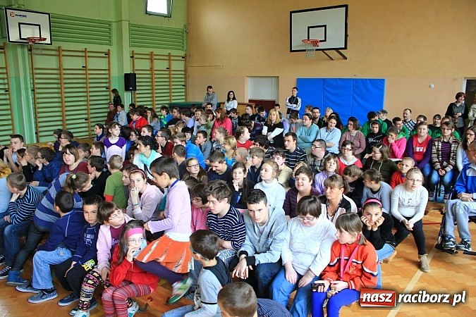 Zdjęcie w galerii na portalu naszraciborz.pl: Boisko przy ZSS oficjalnie otwarte! wiadomości z regionu