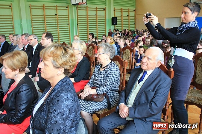 Zdjęcie w galerii na portalu naszraciborz.pl: Boisko przy ZSS oficjalnie otwarte! wiadomości z regionu