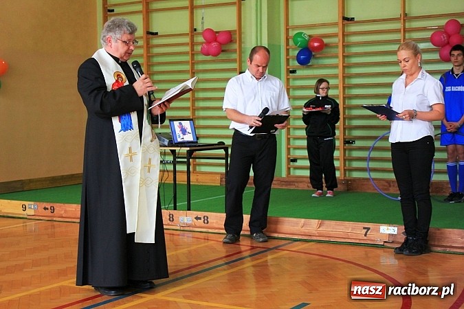 Zdjęcie w galerii na portalu naszraciborz.pl: Boisko przy ZSS oficjalnie otwarte! wiadomości z regionu