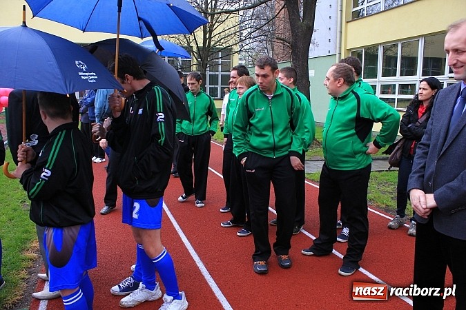 Zdjęcie w galerii na portalu naszraciborz.pl: Boisko przy ZSS oficjalnie otwarte! wiadomości z regionu