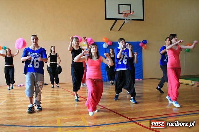 Zdjęcie w galerii na portalu naszraciborz.pl: Boisko przy ZSS oficjalnie otwarte! wiadomości z regionu