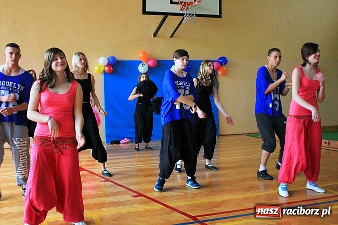 Zdjęcie w galerii na portalu naszraciborz.pl: Boisko przy ZSS oficjalnie otwarte! wiadomości z regionu