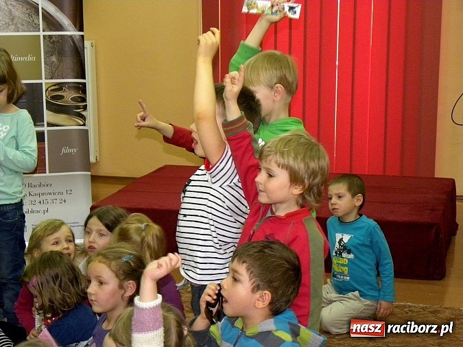 Zdjęcie w galerii na portalu naszraciborz.pl: Markowickie maluchy w świecie zwierząt wiadomości z regionu